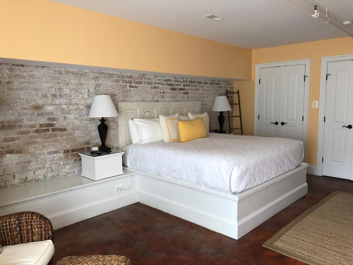 Suites At 249 Culpeper Exterior foto